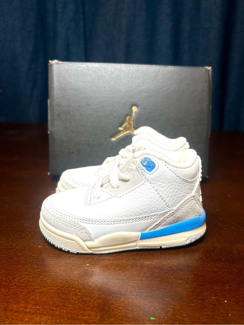 Air Jordan 3 Retro Boys Toddler 5c Summit White Hydrogen Blue DM0968-101 - Picture 6 of 10